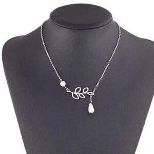 2/$21 Silver Ladies Leaf Pearl Fashion Necklace